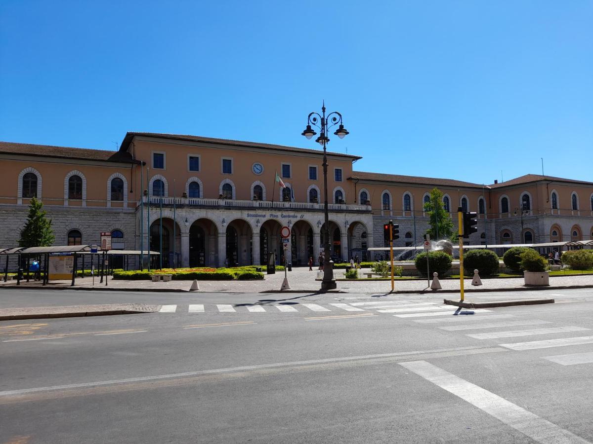 Pisa Train Station Hostel Exterior foto